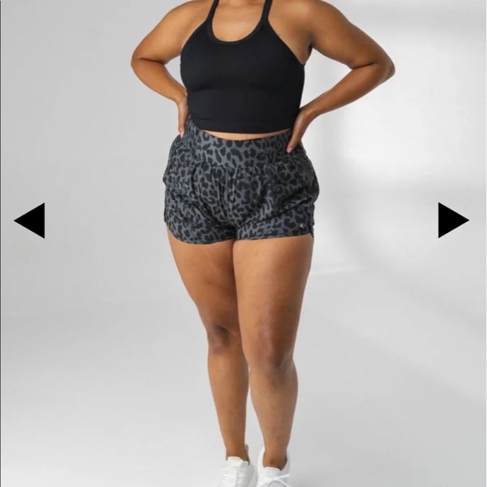 ❗️SOLD❗️Balance Athletica Synergy Top - Picture 8 of 9